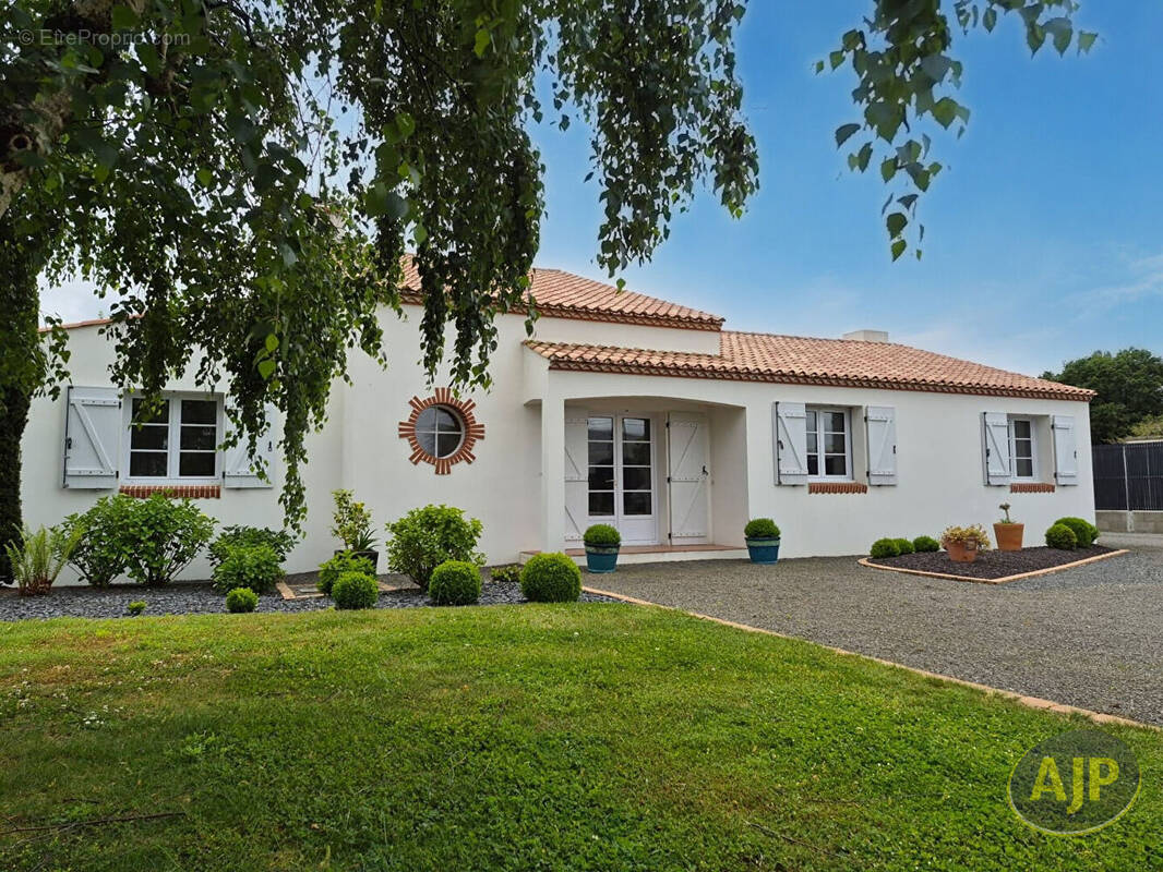 Maison à SAINT-PHILBERT-DE-GRAND-LIEU