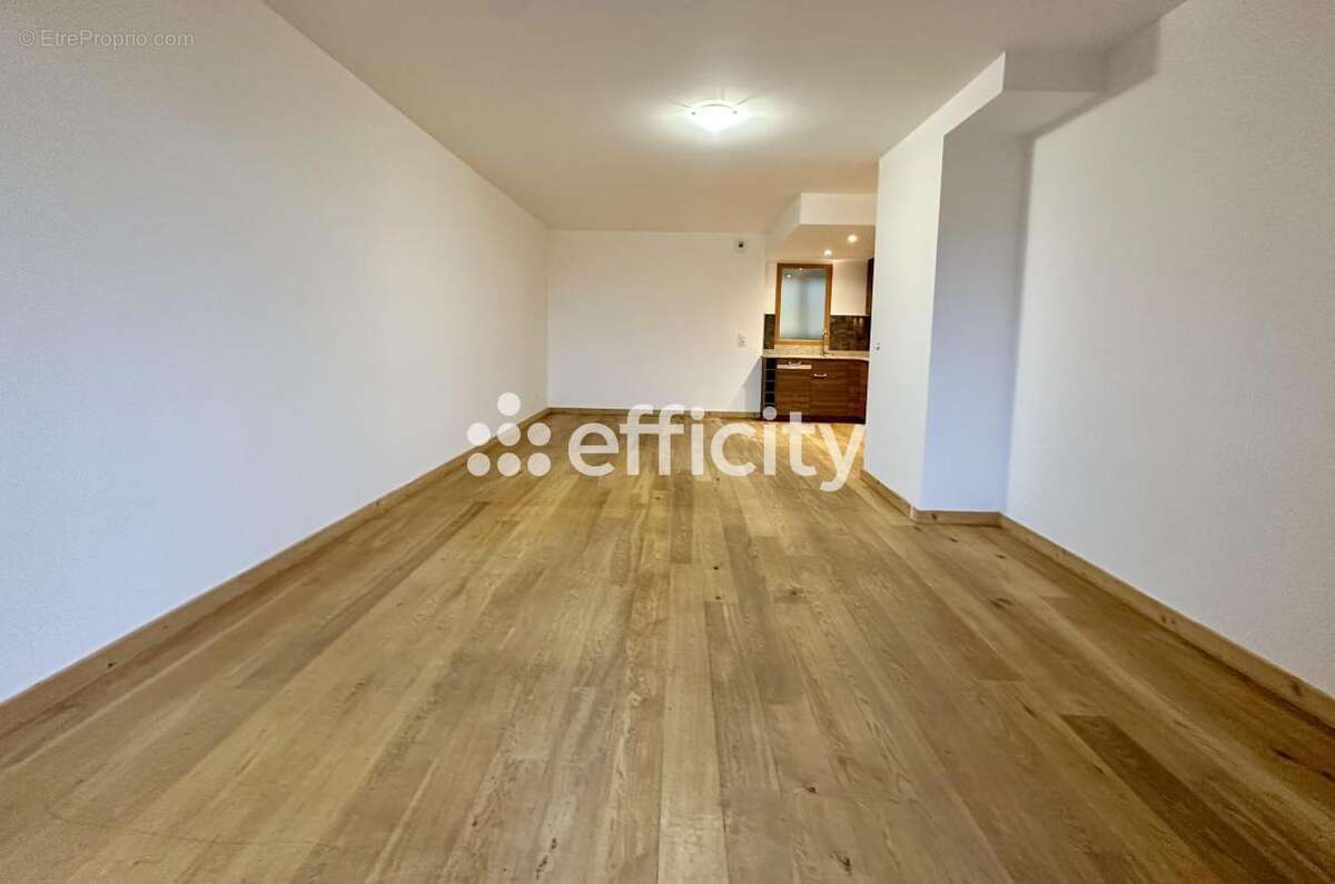 Appartement à SAINT-ETIENNE-DE-TINEE