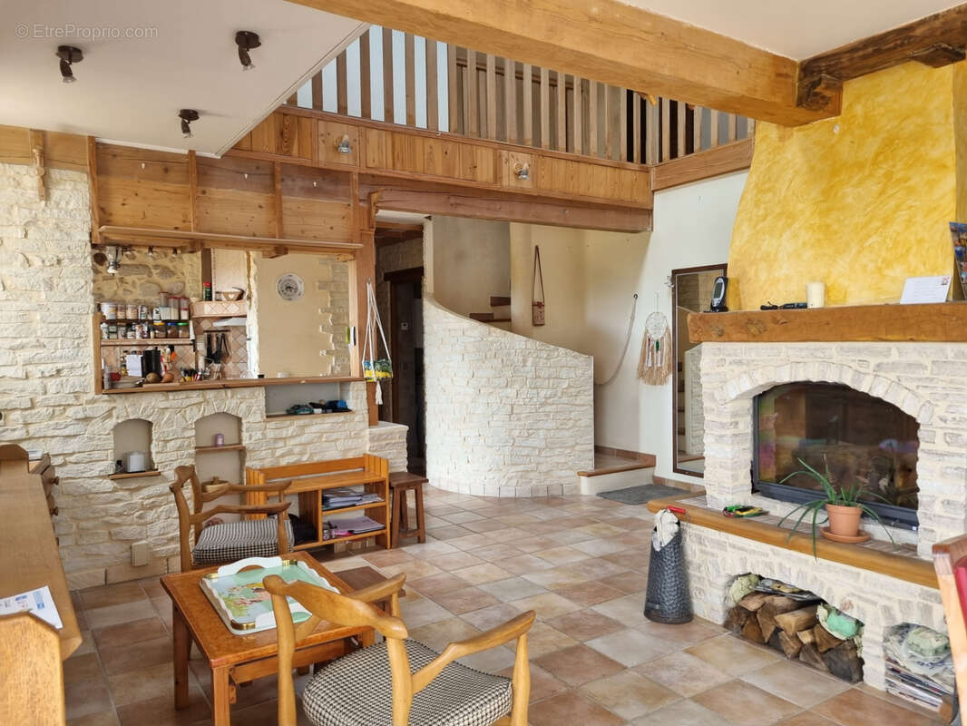 Maison à FORCALQUIER