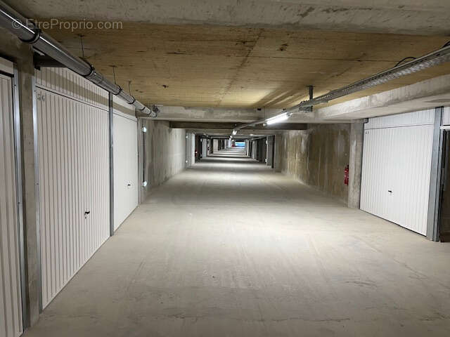 Parking à MARSEILLE-11E