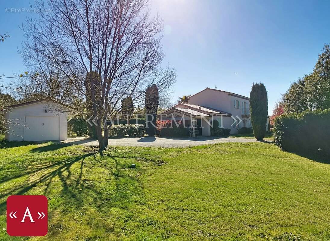 Maison à SAINT-SULPICE