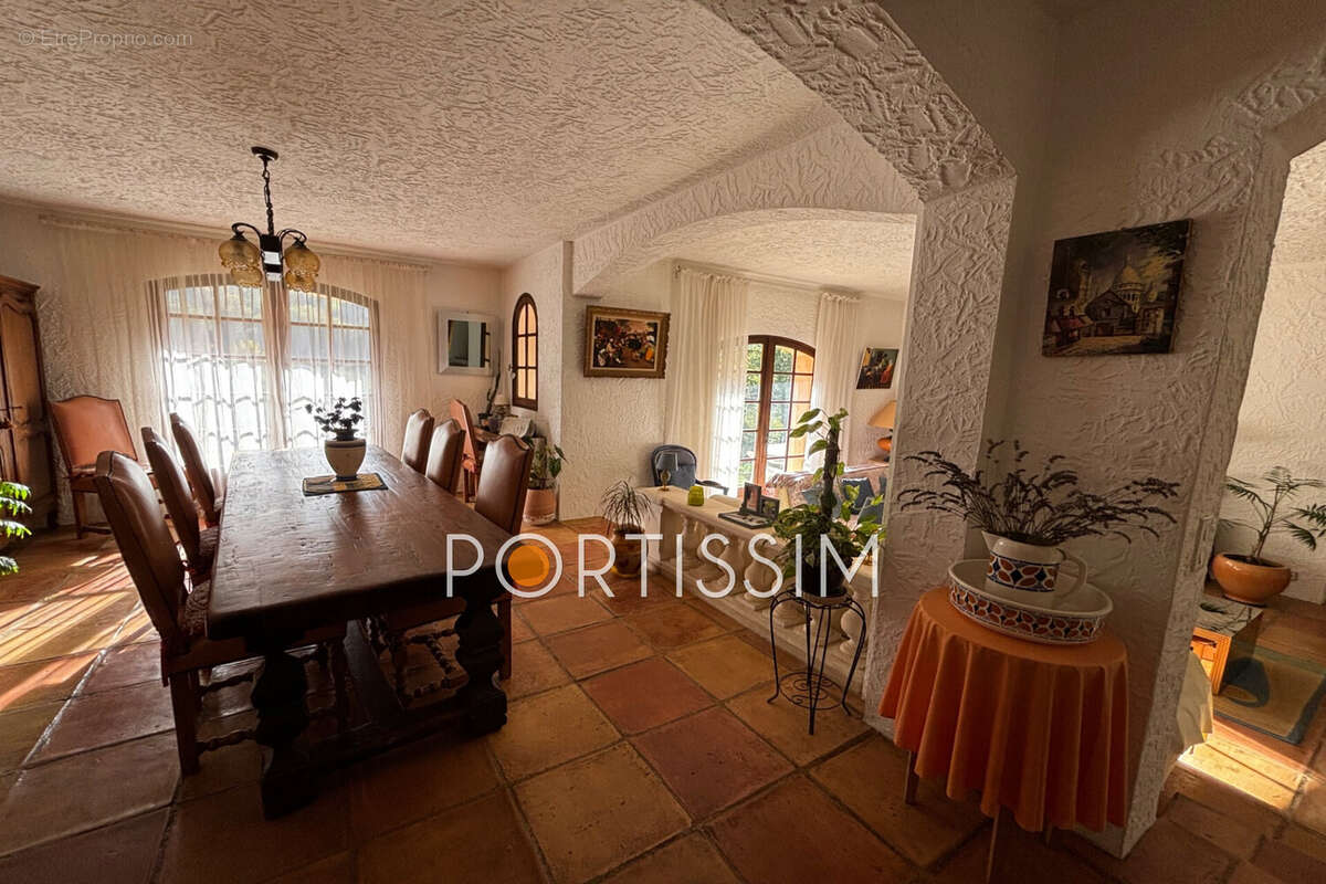 Maison à TOURRETTE-LEVENS