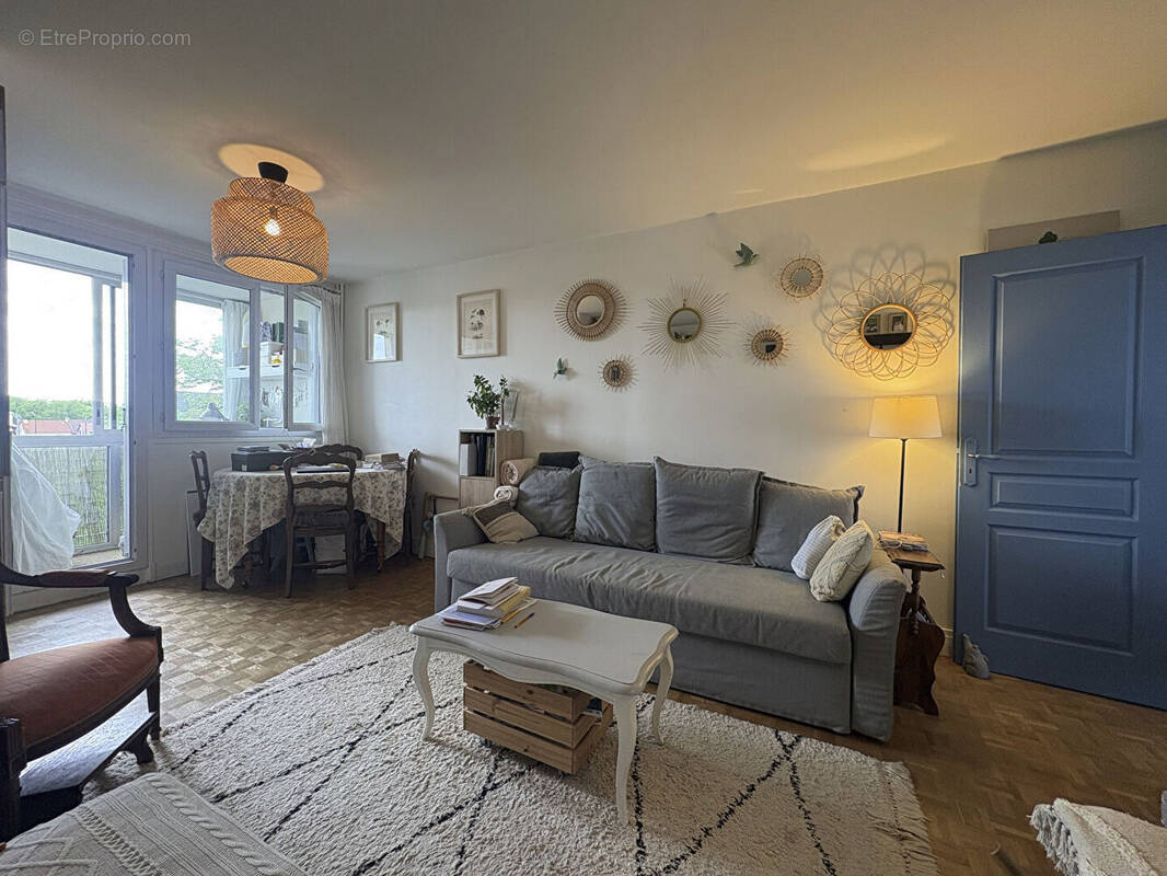 Appartement à SAINT-CYR-L'ECOLE