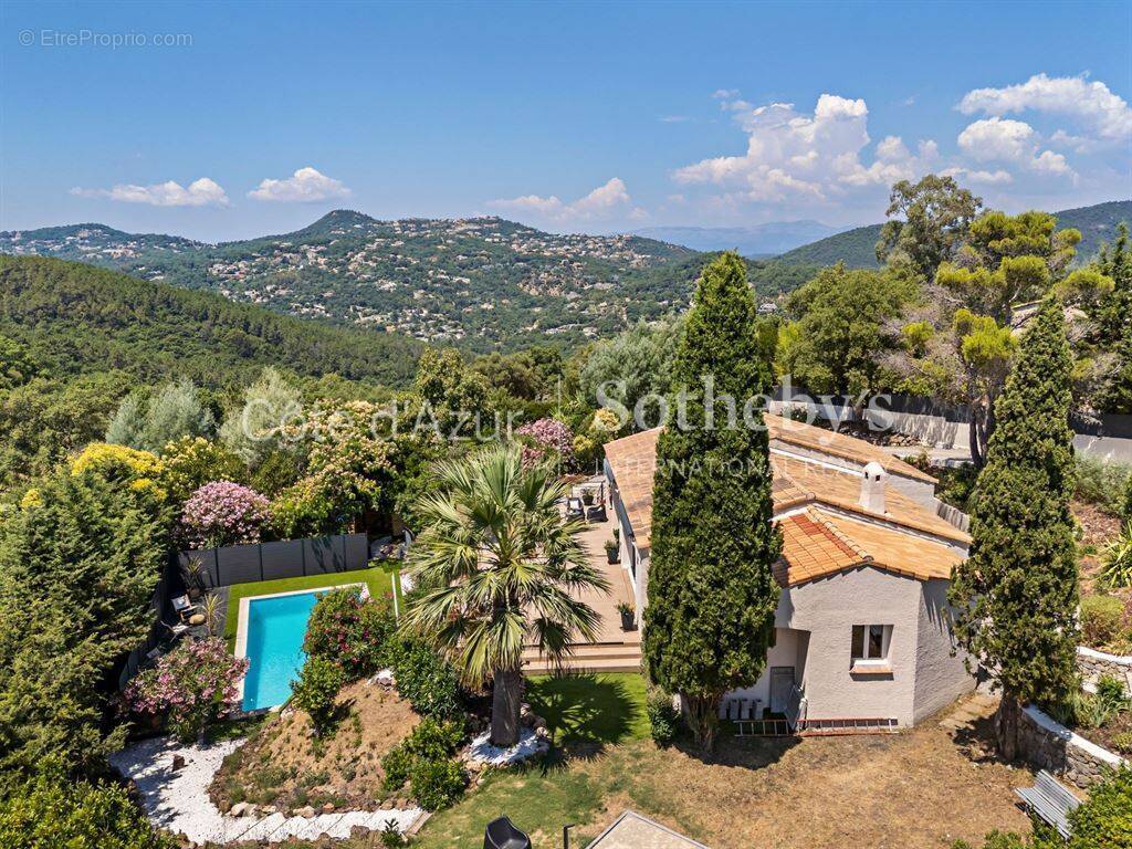 Maison à LES ADRETS-DE-L&#039;ESTEREL