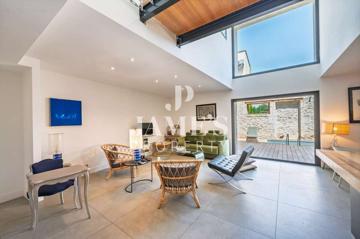 Maison 121 m² à Saint-Remy-De-Provence  - photo 3