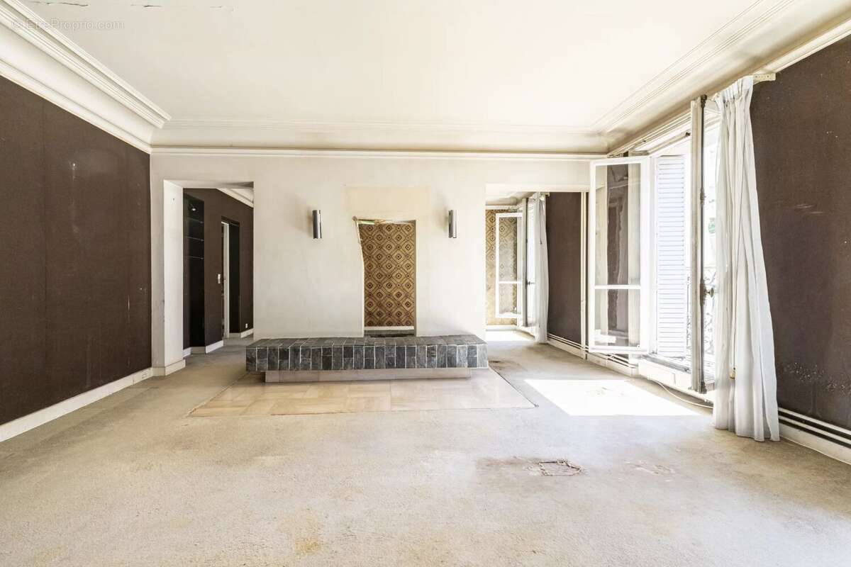 Appartement à PARIS-9E