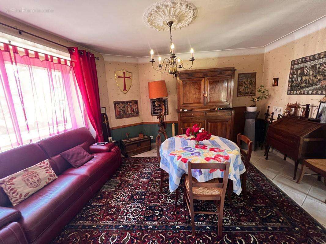 Maison à LANOUAILLE