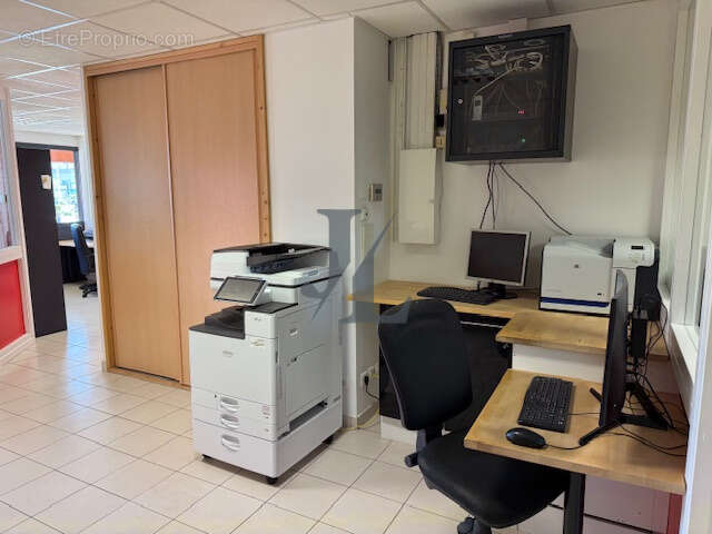 Commerce à PORTES-LES-VALENCE