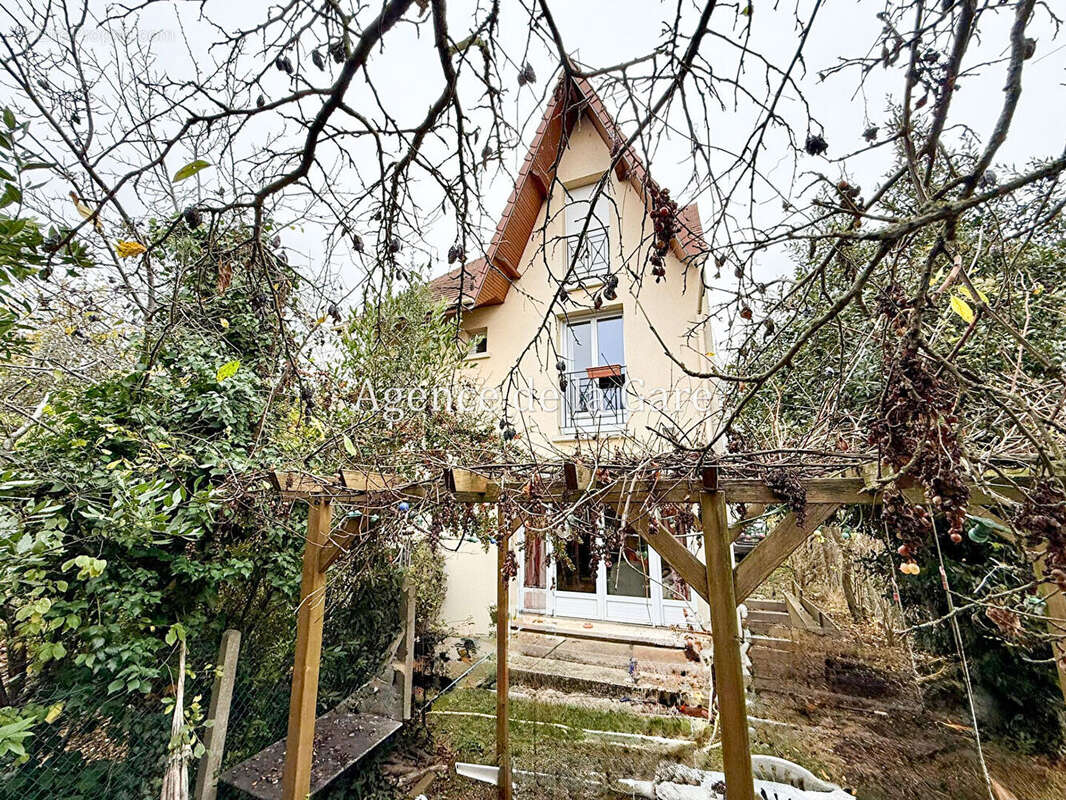 Maison à SARTROUVILLE