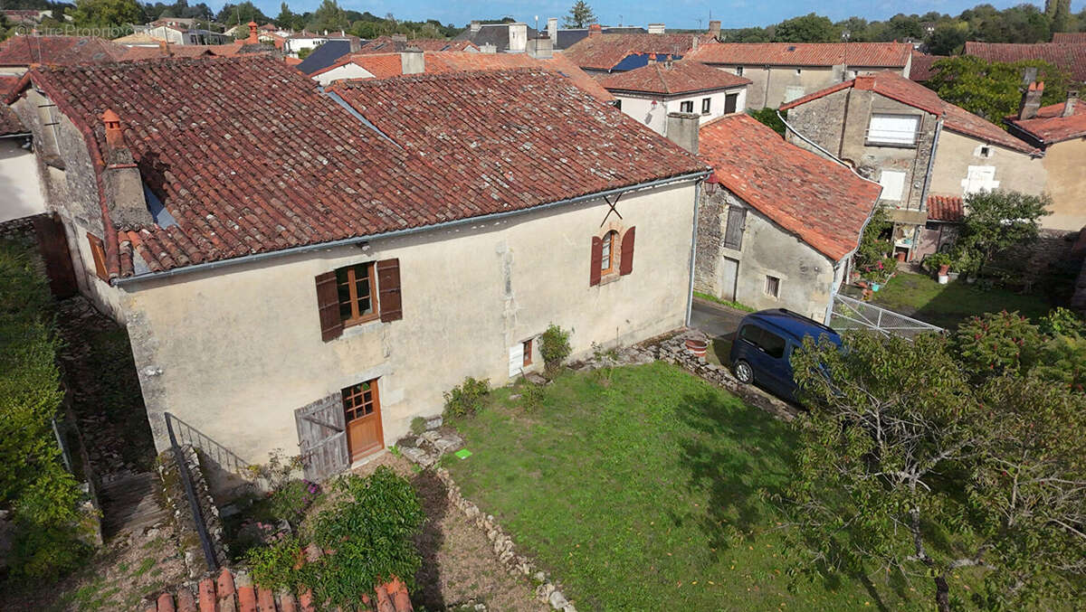 Maison 245m² à charroux - photo 17