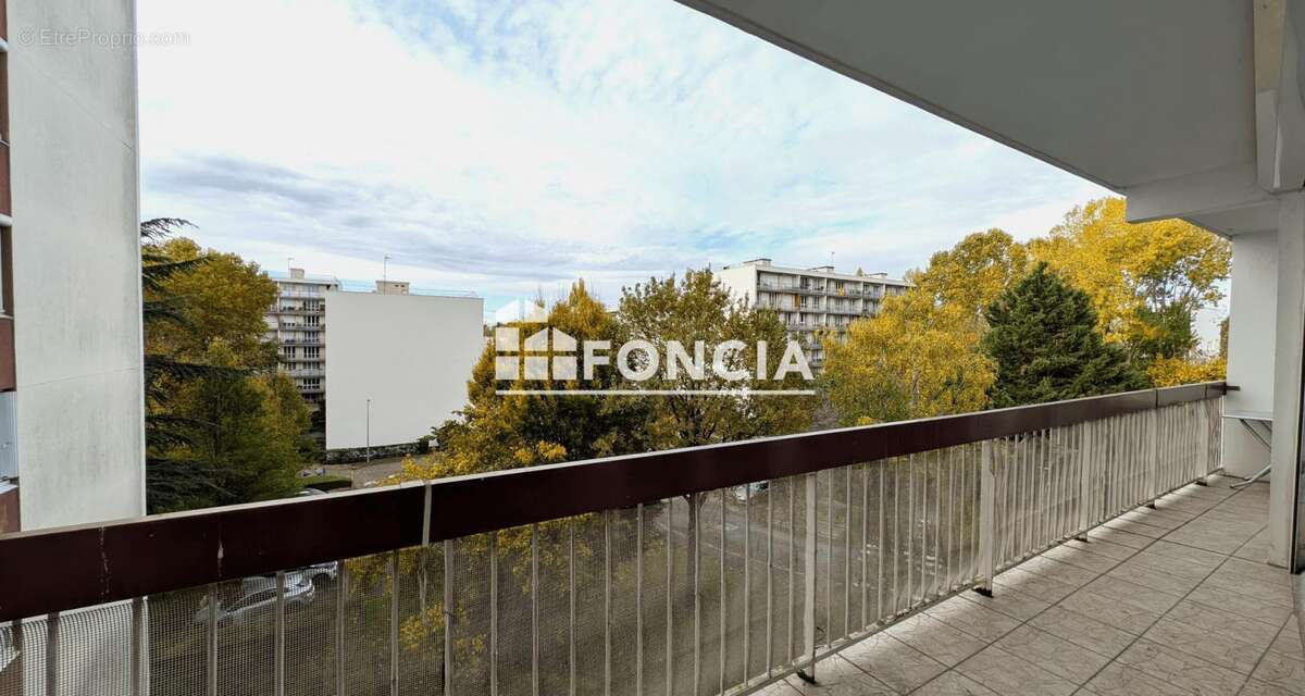 Appartement à CHILLY-MAZARIN