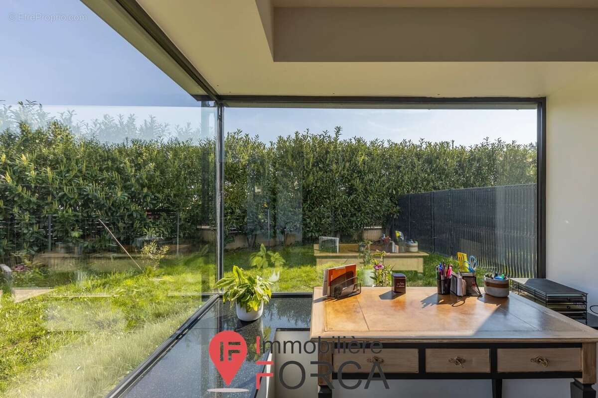 Woippy - maison d'architecte avec piscine - 250 m² - photo 4