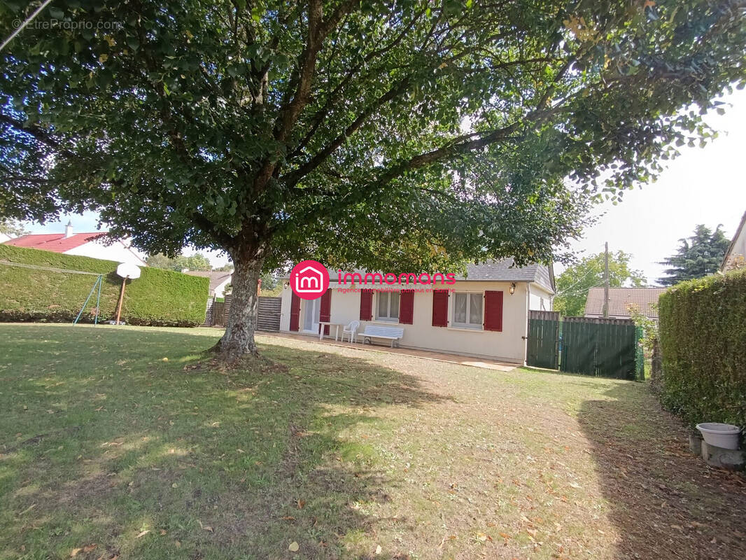 Maison à YVRE-LE-POLIN