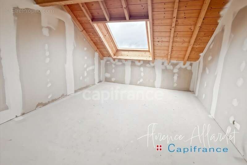 Appartement à SAINT-OFFENGE-DESSUS