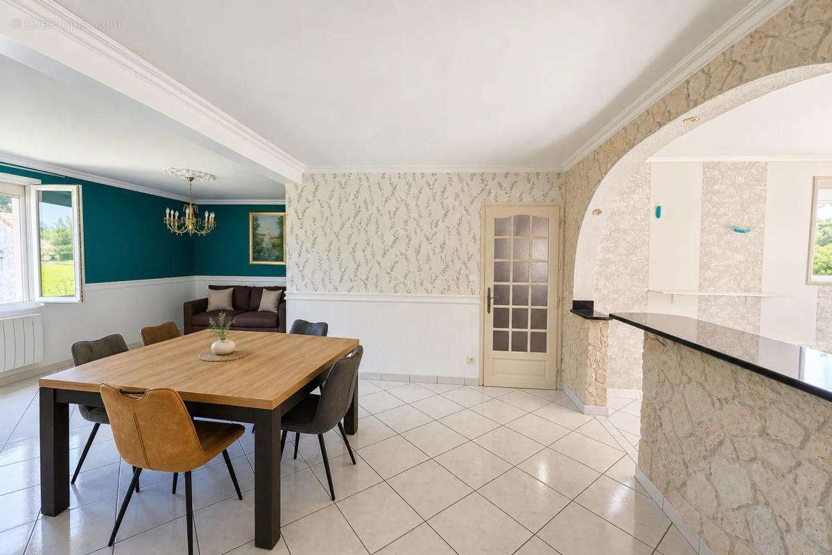 Maison 6 pièces de 187 m² avec appt indép., véranda, garages - photo 4