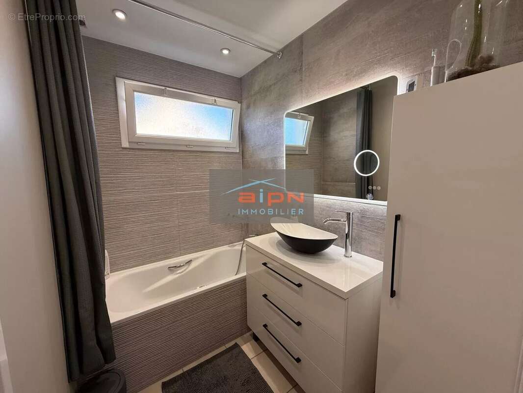 Maison à SAINT-ETIENNE-DU-ROUVRAY