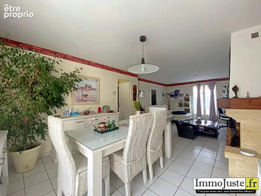Maison 6 pièces 98 m² à vendre à Les Essarts-Le-Roi (78690) - photo 6