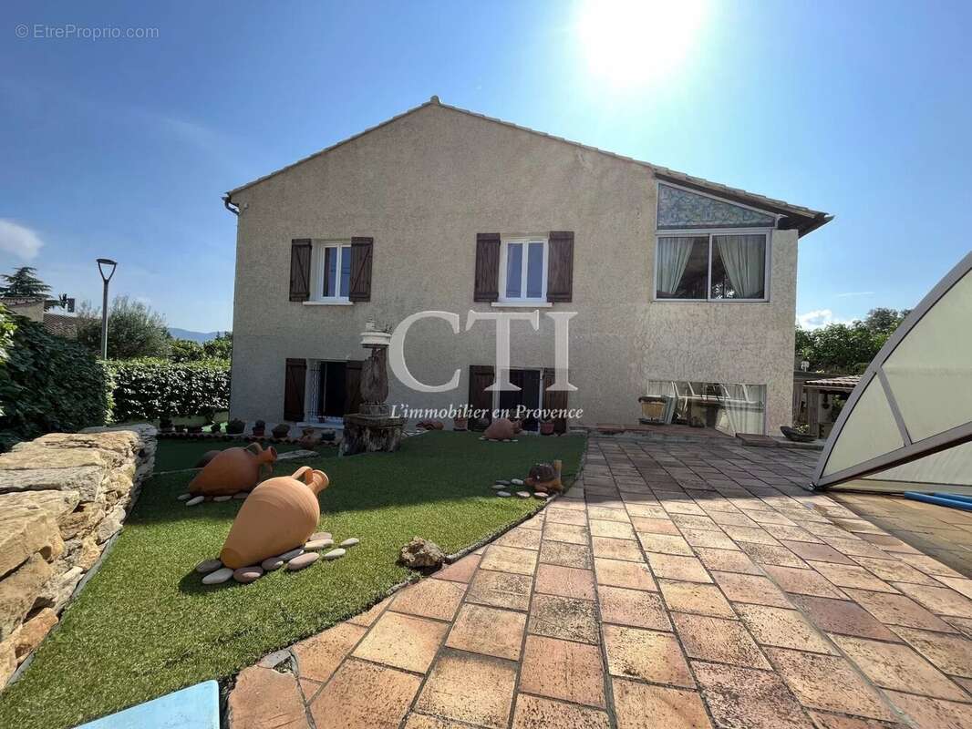 Maison à VAISON-LA-ROMAINE