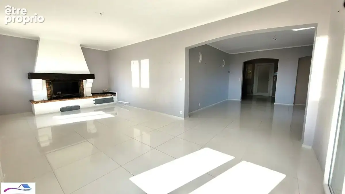 Maison 217 m² à Mandelieu-La-Napoule  - photo 4
