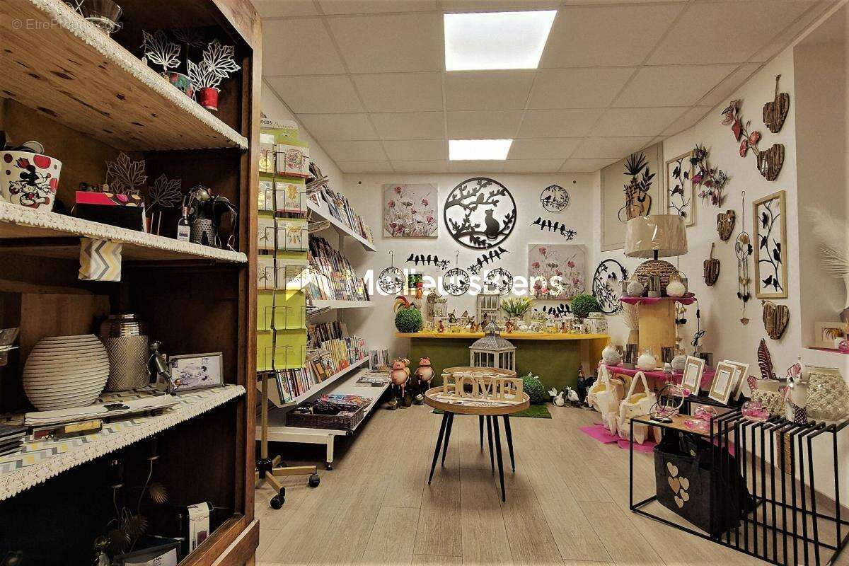 Commerce à LE BREUIL