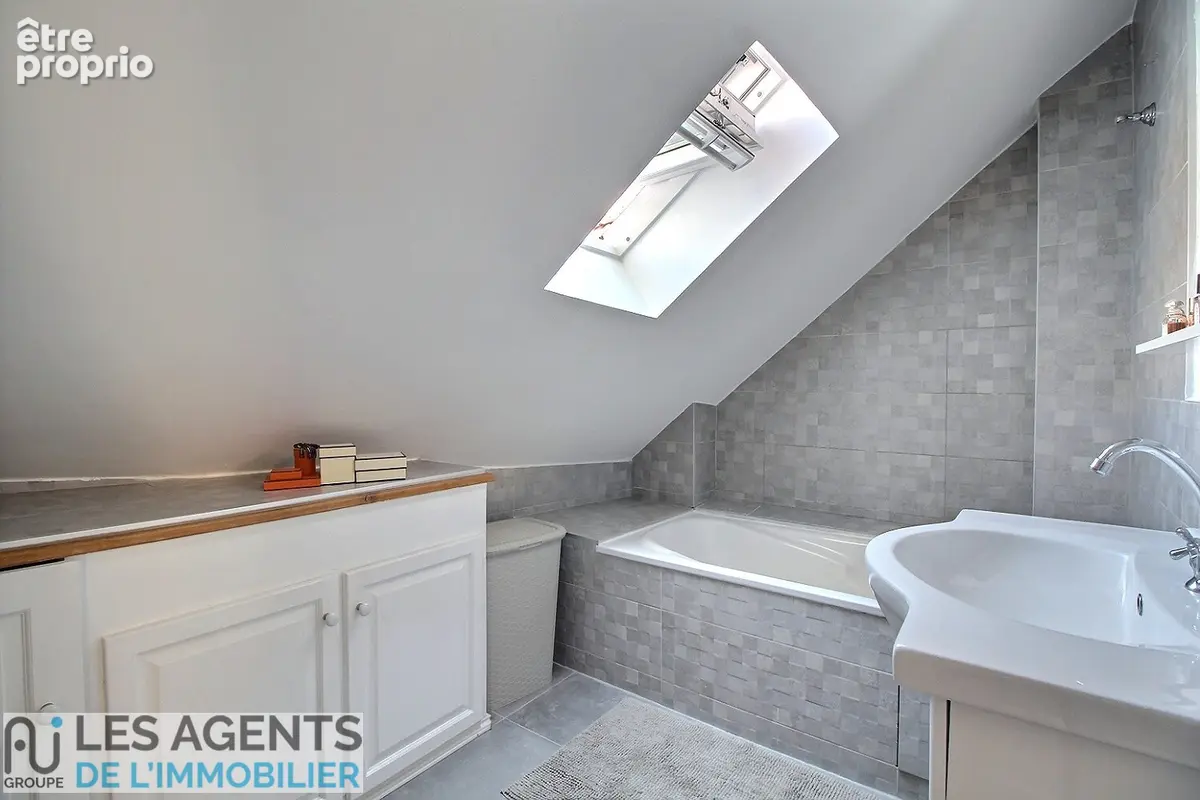 Appartement Puteaux grand 3 pièce(s) 77 m2 - photo 6