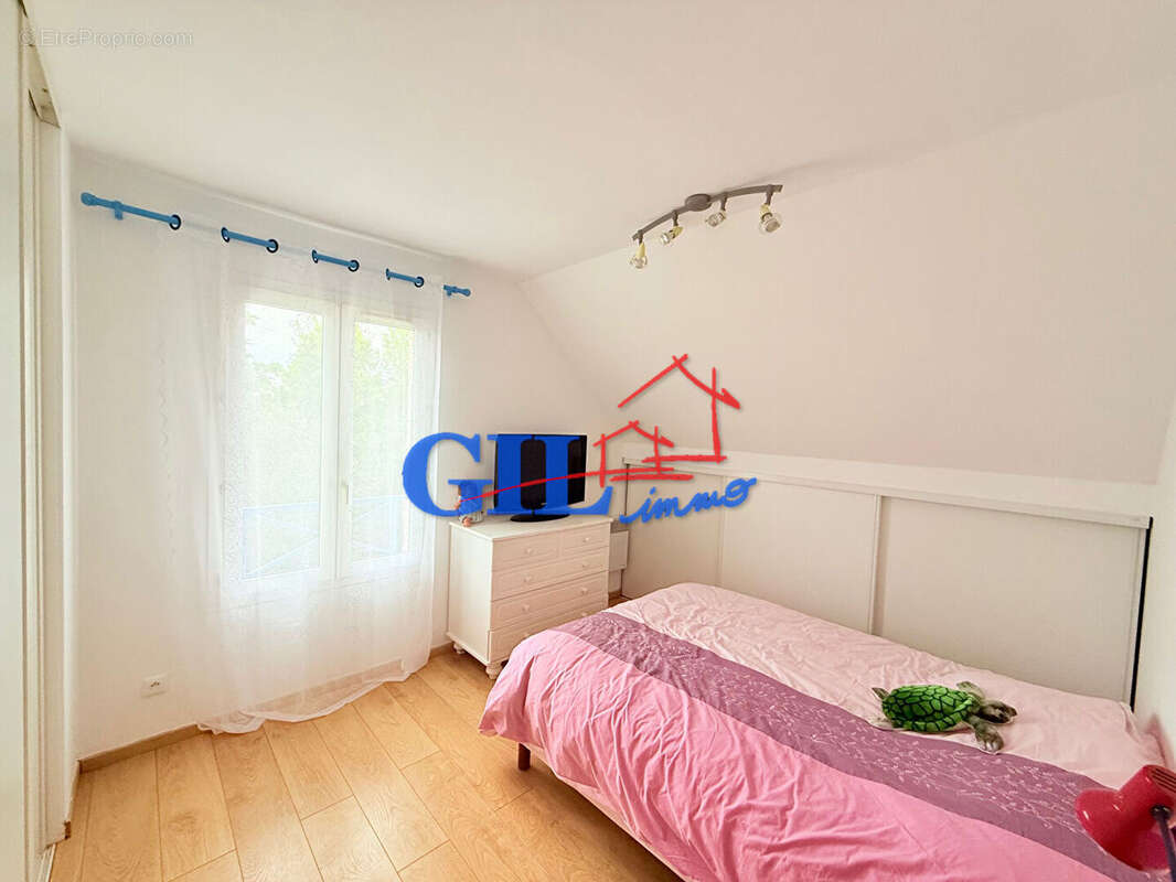 Maison à SAVIGNY-LE-TEMPLE