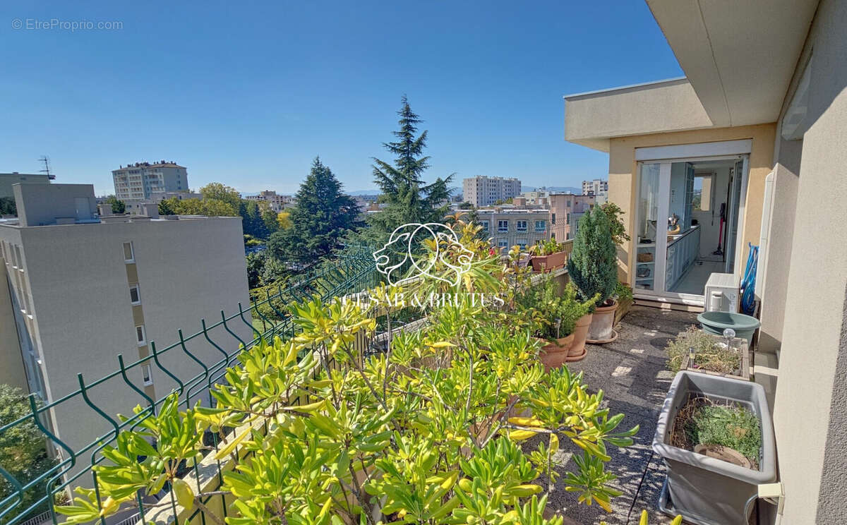 Appartement à CALUIRE-ET-CUIRE