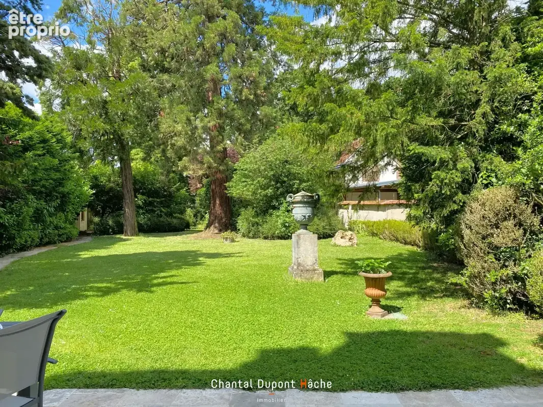 CHARTRES MAUNOURY - Propriété début XXème sur parc arboré de plus de 2300m2. - photo 8