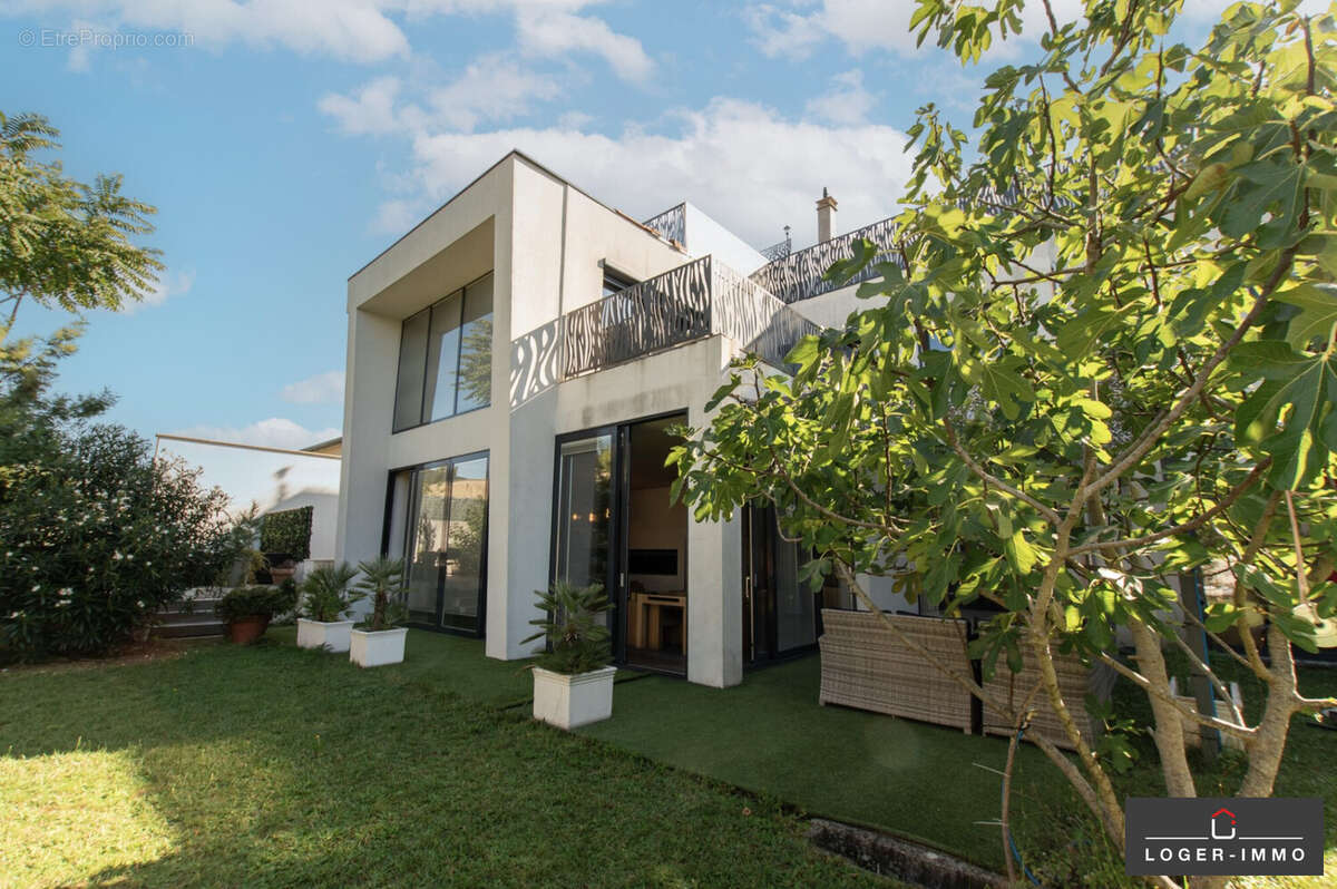 Maison à SAINT-MAUR-DES-FOSSES