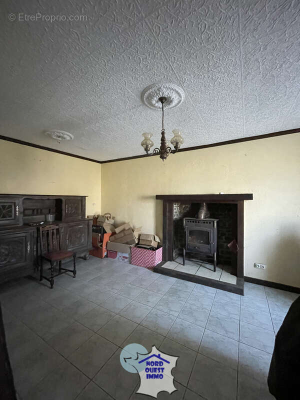 Maison à CHATILLON-SUR-COLMONT