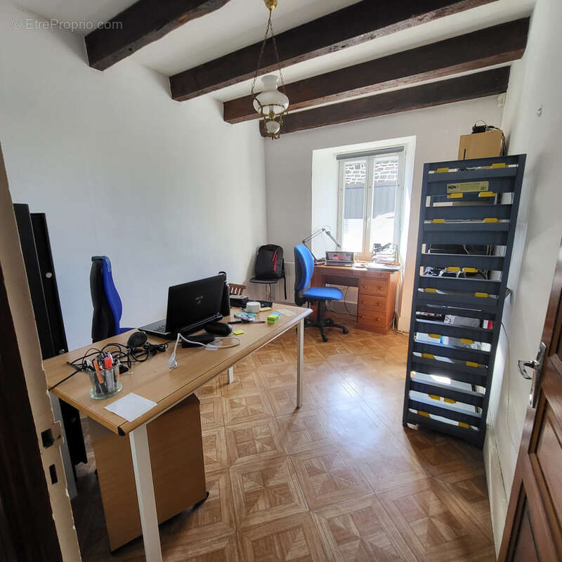 Maison en pierres avec grand garage vendue meublée - photo 7
