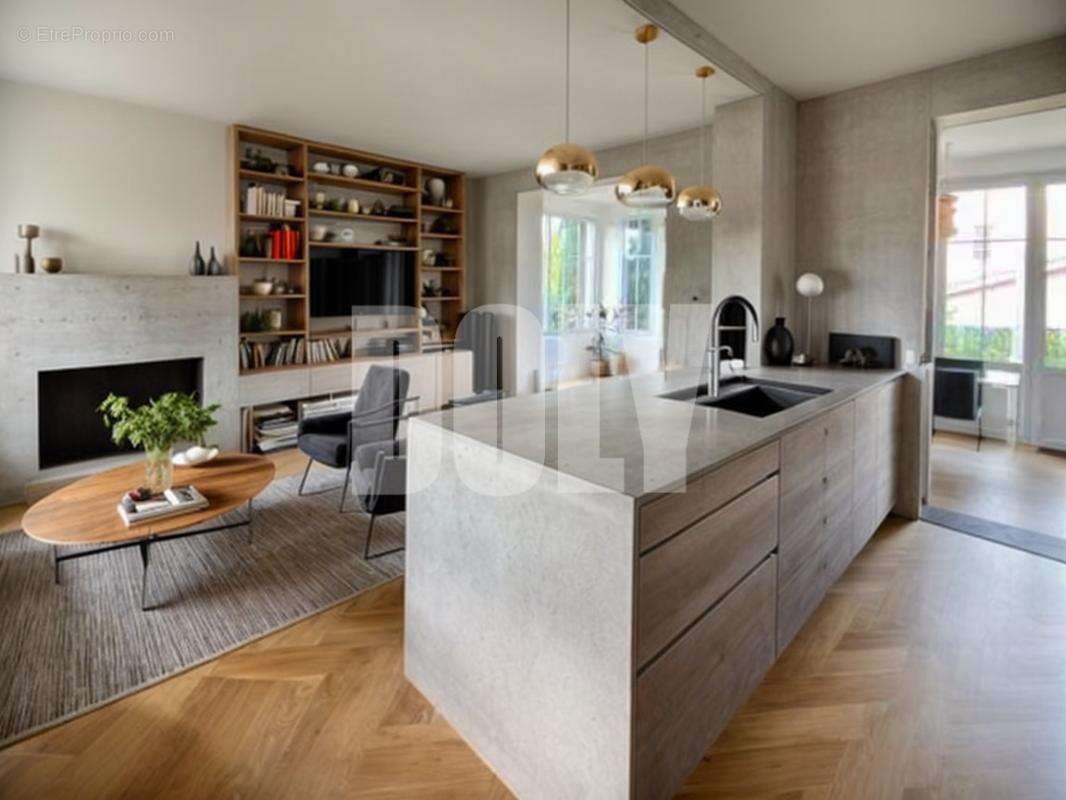 Appartement à NEUILLY-SUR-SEINE
