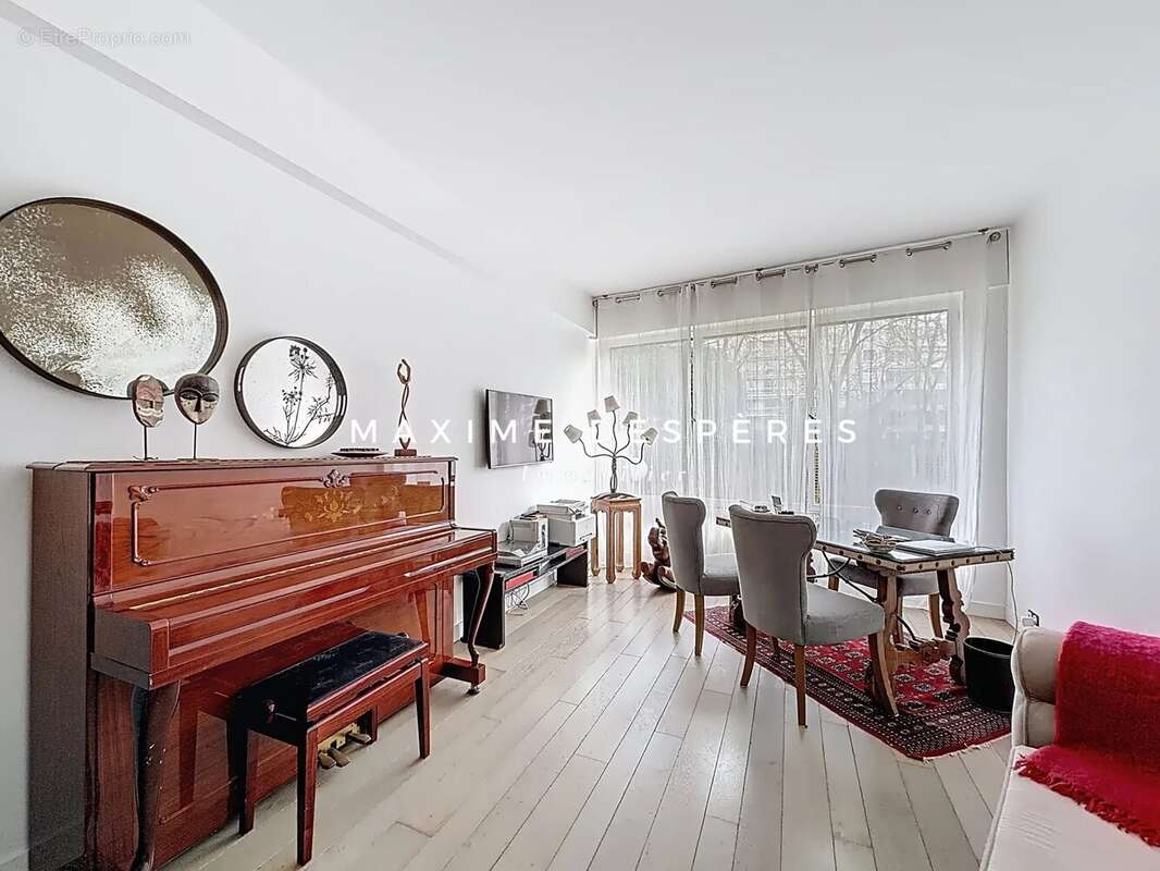 Appartement à NEUILLY-SUR-SEINE