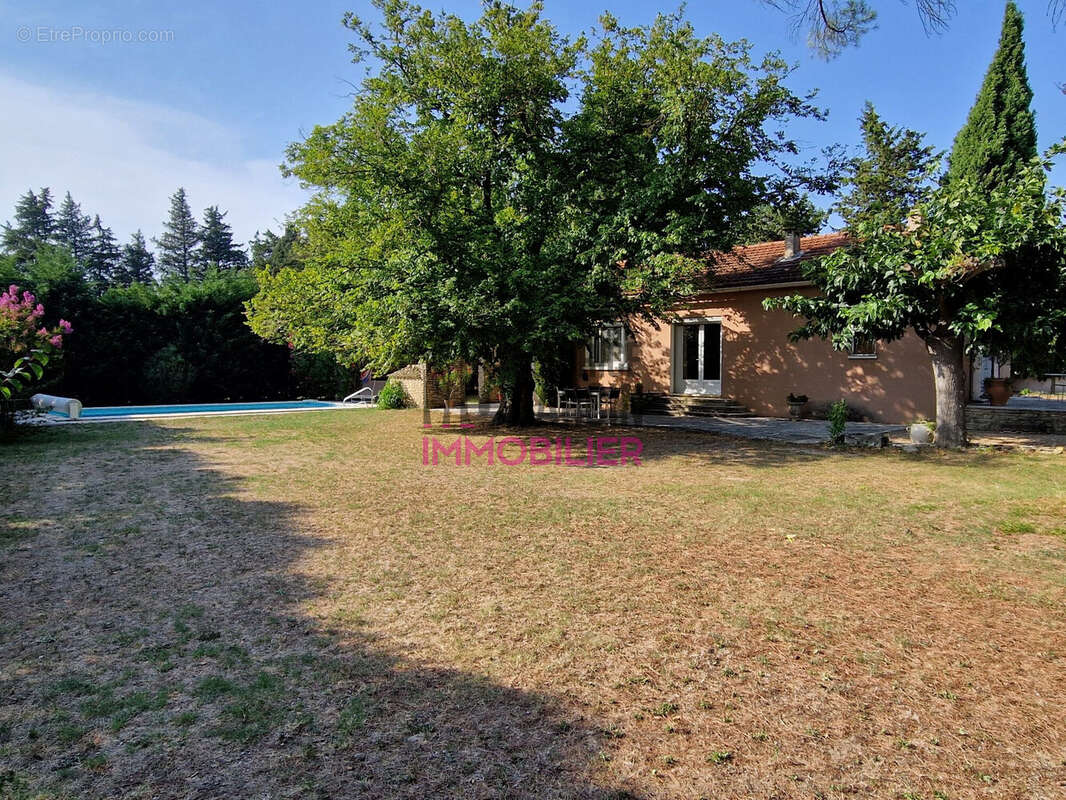 Maison à SAUMANE-DE-VAUCLUSE