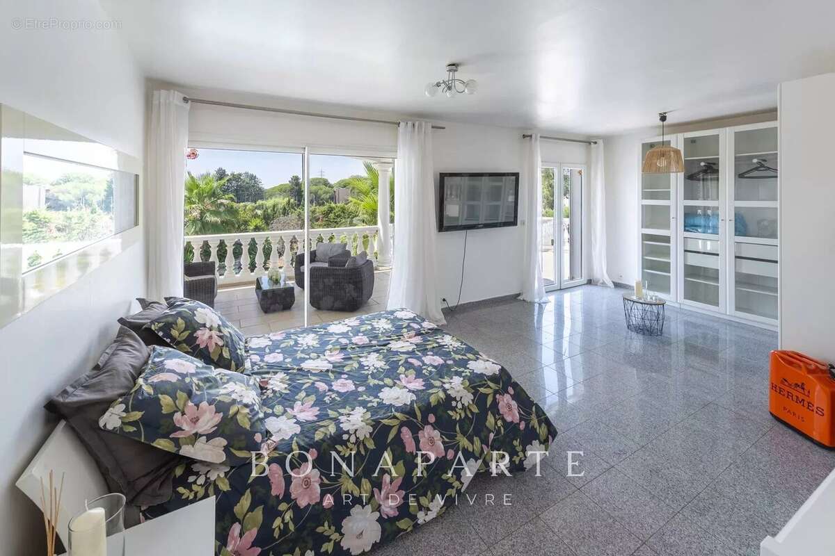 EXCLUSIVITE : Villa - 172 m² - 7 pièces - photo 8