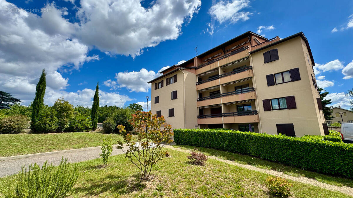 Appartement à SAINT-GENIS-LAVAL