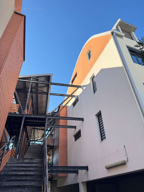 A VENDRE - Saint-Denis centre-ville - Appartement T2 avec jardin proche du Jardin de l'Etat - photo 17