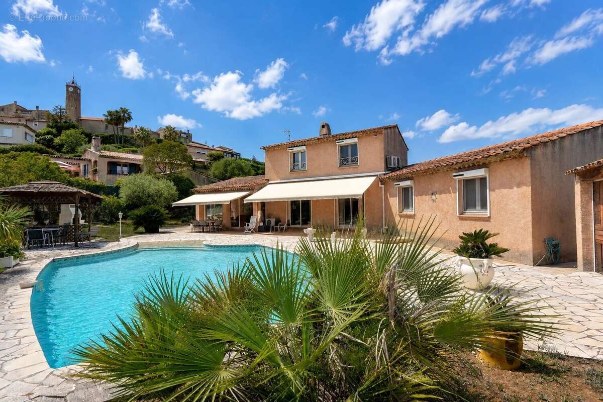 Maison à VALBONNE