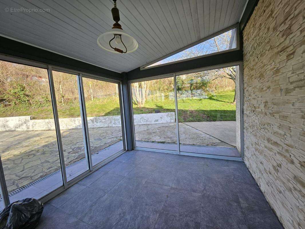 Maison à NOTRE-DAME-DE-SANILHAC