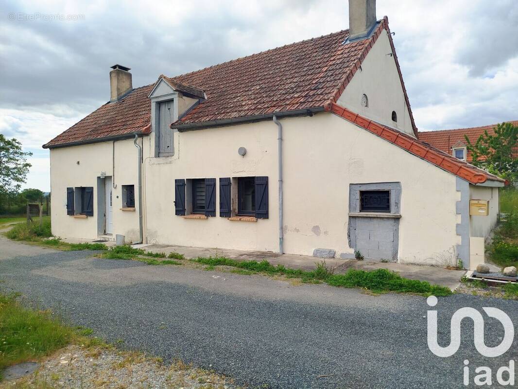 Photo 1 - Maison à CHAMBLET