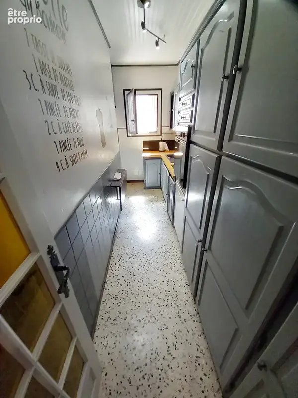 Bel Immeuble 2 Appartements et grand Garage. - photo 12