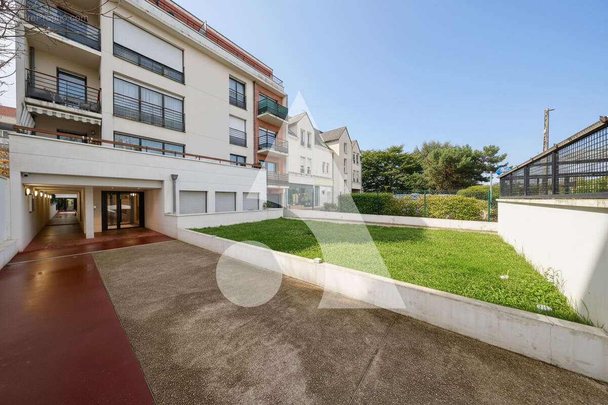 Appartement à CORBEIL-ESSONNES