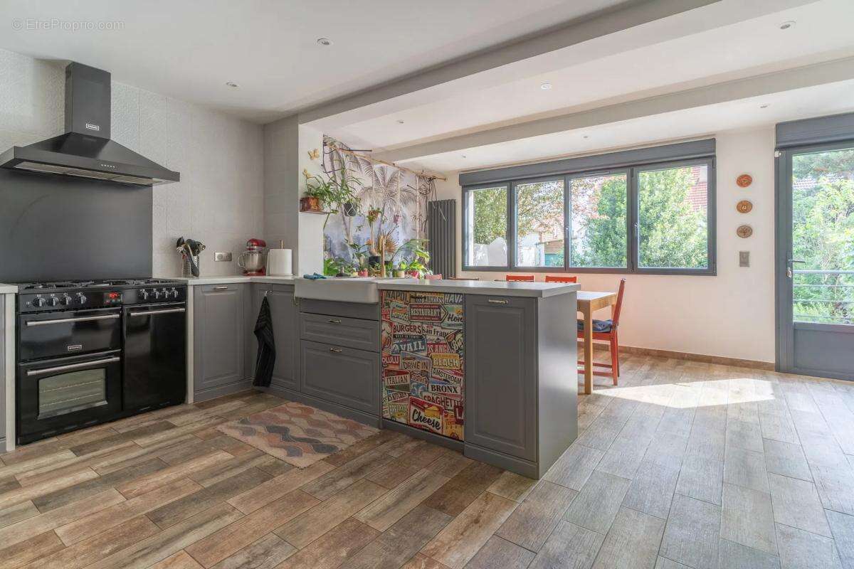 Maison à HOUILLES