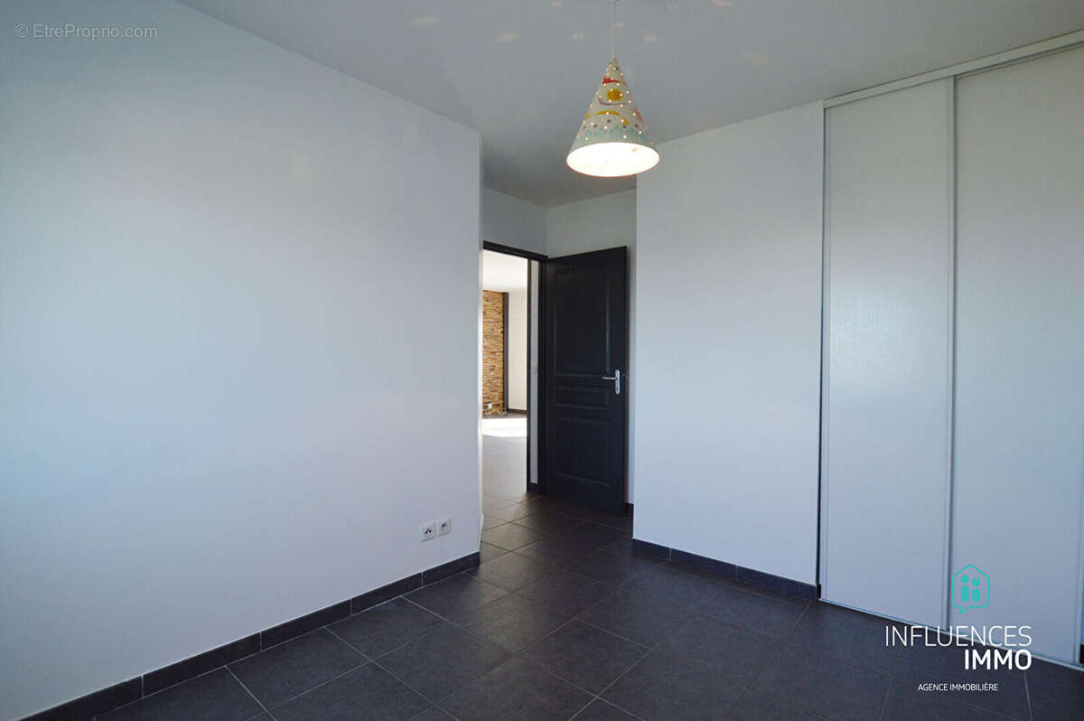 Appt T3 + garage (26000) - photo 10