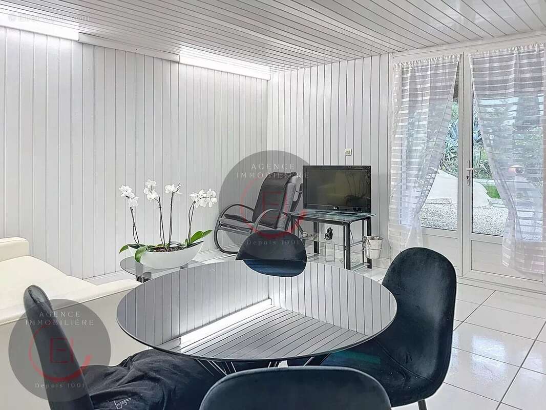 Appartement à LES ADRETS-DE-L&#039;ESTEREL