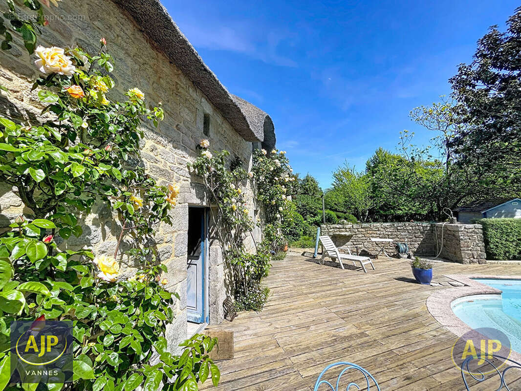 Maison à LOCQUELTAS