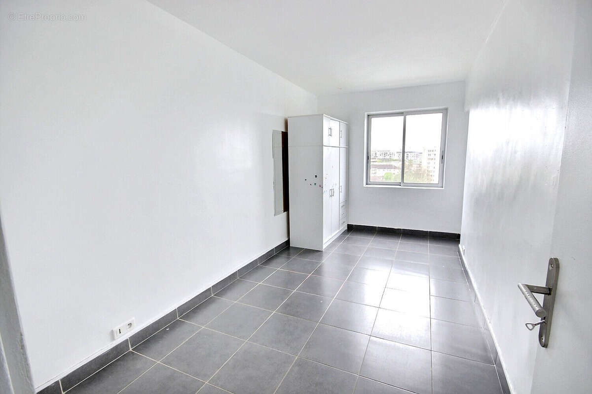 Appartement à FRESNES