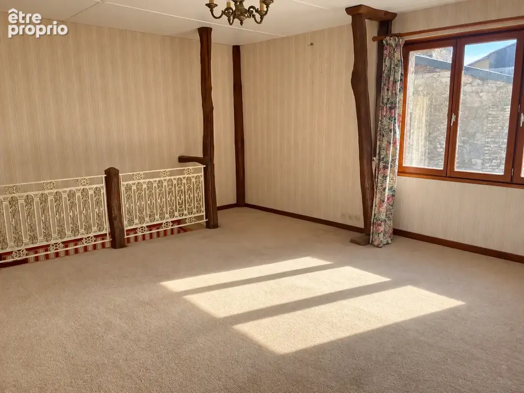 MAISON DE BOURG DE 160 M2 avec Cour et Garage. - photo 9