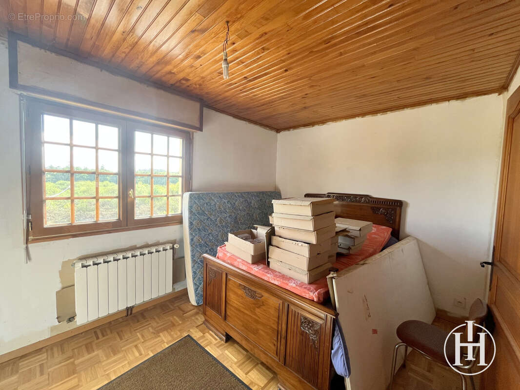 Maison à SAINT-BONNET-TRONCAIS