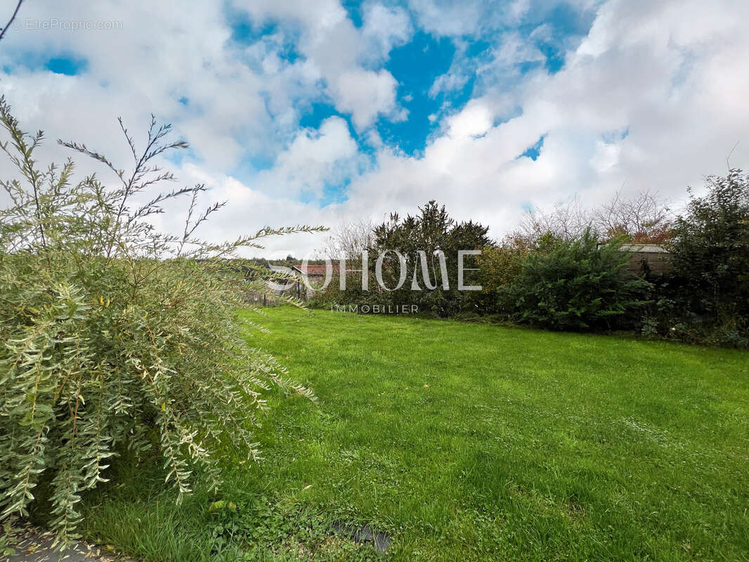 Maison à LES MAZURES